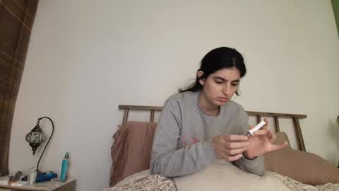 hollyshit_ online show from December 2025 01:36:01 AM