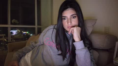 hollyshit_ online show from March 2026 02:04:02 AM