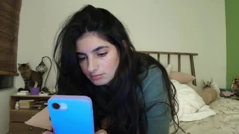 hollyshit_ online show from April 2026 12:10:01 AM