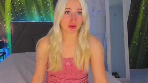 HollyTaillor online show from November 2025 06:15:02 AM