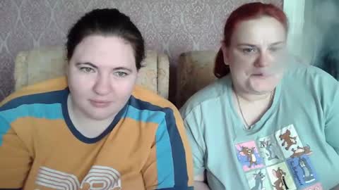 HollyXEva online show from April 2026 09:35:01 AM