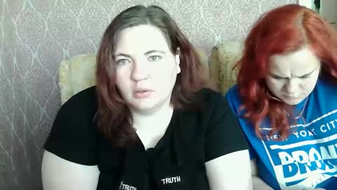 HollyXEva online show from May 2026 09:05:01 AM