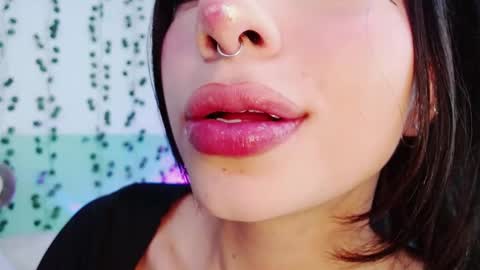 holly online show from December 2024 03:36:02 PM