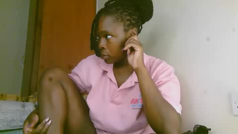 holy_ebony online show from May 2026 09:39:02 AM