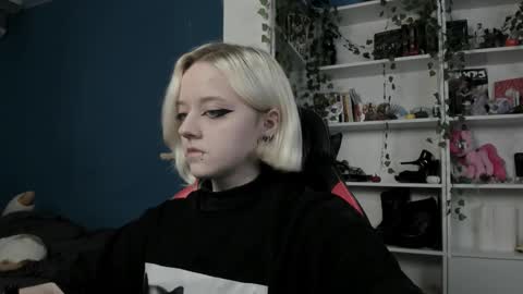 Snapshot of holy_mistresss chatting on November 2025 09:17:02 AM holy_mistresss online show from November 2025 09:17:02 AM