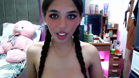 Snapshot of holy_molly1 chatting on November 2025 12:17:01 PM holy_molly1 online show from November 2025 12:17:01 PM