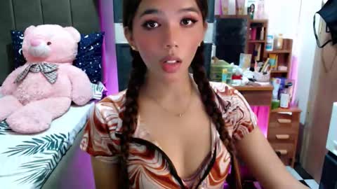 Snapshot of holy_molly1 chatting on November 2025 05:57:02 PM holy_molly1 online show from November 2025 05:57:02 PM