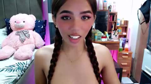 Snapshot of holy_molly1 chatting on November 2025 02:27:01 PM holy_molly1 online show from November 2025 02:27:01 PM