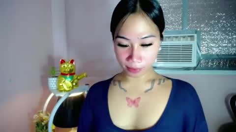 holy_samyx online show from October 2025 04:09:01 AM