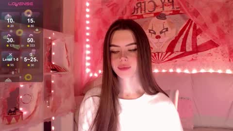 Mia online show from October 2025 03:34:01 AM