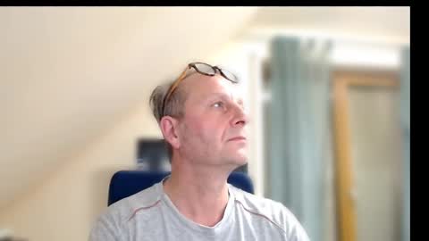 Snapshot of hondowill chatting on January 2025 09:01:02 PM Bernd online show from January 2025 09:01:02 PM