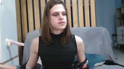 Honelints boyblonde hair AsterMIntfemboybrown hair online show from January 2025 11:34:02 PM