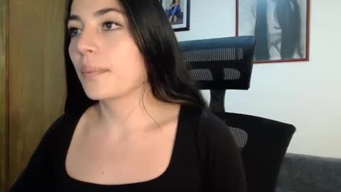 Honey Aynu online show from April 2026 07:58:01 PM