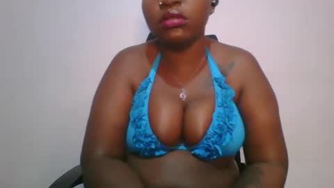 honey_beb online show from October 2025 04:50:01 PM