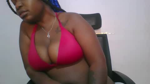 honey_beb online show from October 2025 05:18:01 AM