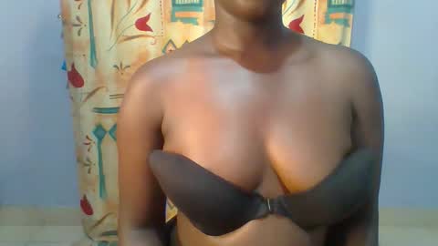 honey_beb online show from December 2025 07:07:01 PM