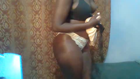 honey_beb online show from January 2026 05:38:02 PM