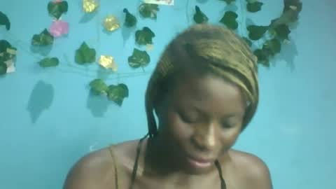 Queen online show from October 2025 09:56:01 PM