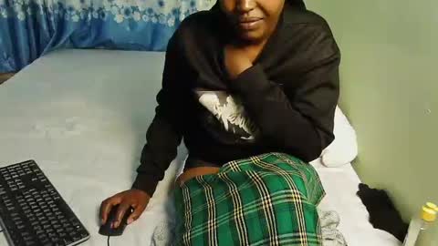 Snapshot of honey_caddy chatting on July 2026 05:42:02 PM honey_caddy online show from July 2026 05:42:02 PM
