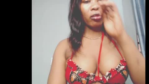 Snapshot of honey_dollxx chatting on August 2026 06:26:02 AM Flora online show from August 2026 06:26:02 AM