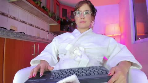 HONEY online show from January 2025 07:21:01 AM