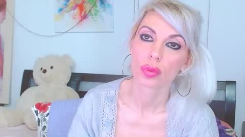 honey_lara online show from March 2026 09:15:01 PM