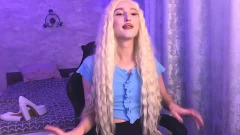 Snapshot of honey_sunset chatting on September 2025 05:13:01 PM honey_sunset online show from September 2025 05:13:01 PM