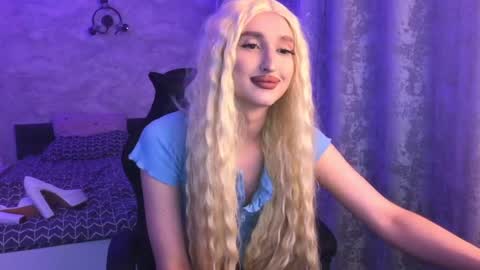 Snapshot of honey_sunset chatting on September 2025 05:46:02 PM honey_sunset online show from September 2025 05:46:02 PM