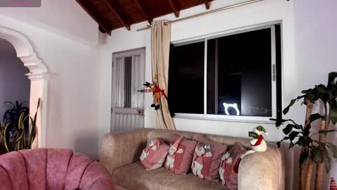 Isabella  online show from January 2025 05:01:01 AM