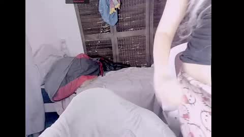 Honey Apple Alaska online show from October 2025 03:14:01 AM