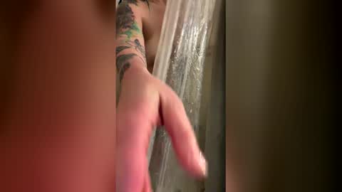 HoneyBee online show from April 2026 08:42:01 PM