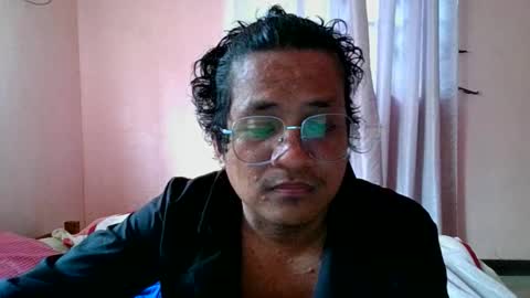 Snapshot of honeybee_xq chatting on May 2026 11:23:02 PM Honeybee online show from May 2026 11:23:02 PM