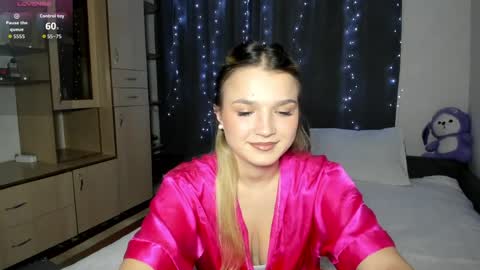 HoneyBunny  online show from April 2026 07:12:02 PM