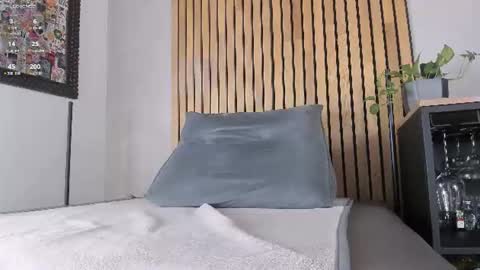 Sofia independent model online show from June 2026 10:41:02 AM