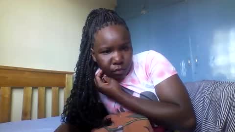 Honeymuny online show from November 2025 05:40:02 AM