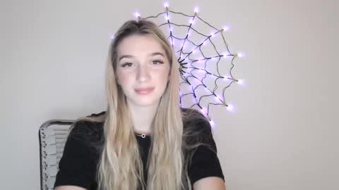 honeyveil online show from October 2025 01:23:04 PM