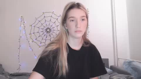 honeyveil online show from November 2025 11:10:02 AM