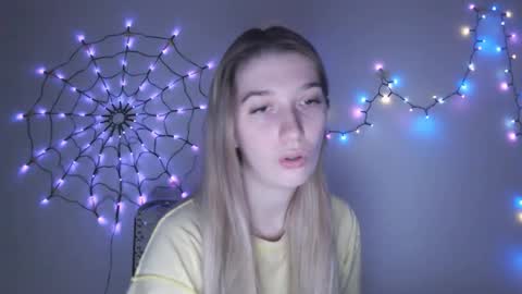 honeyveil online show from December 2025 02:15:01 PM