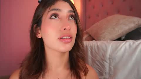 Honey Moon  Help me to reach 100 thumbs up online show from February 2026 07:43:01 PM