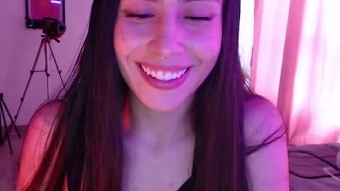 Snapshot of honeyypeaach chatting on February 2025 09:36:02 PM    online show from February 2025 09:36:02 PM