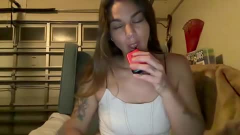 Snapshot of hoodhippy chatting on July 2026 06:40:02 AM HoodHippy online show from July 2026 06:40:02 AM