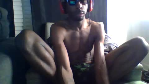 Snapshot of hoodlatelatenightshow chatting on November 2025 08:27:02 AM blackhoodcouple online show from November 2025 08:27:02 AM