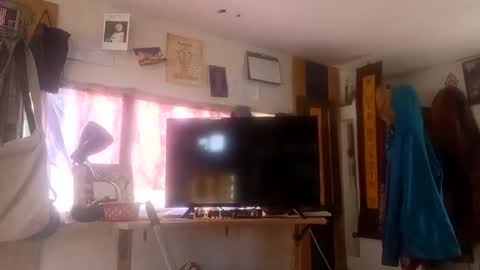 hoodoou online show from April 2026 10:18:01 PM