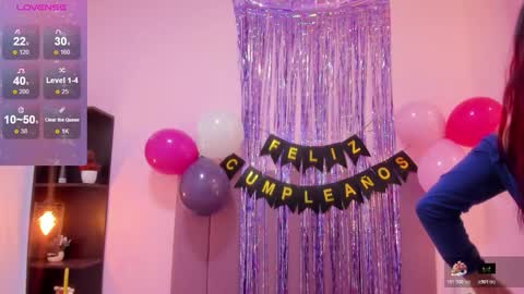 holly online show from November 2025 08:44:01 PM