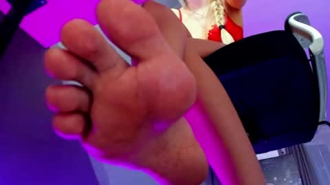 hooot_blonde777 online show from February 2025 11:32:01 PM