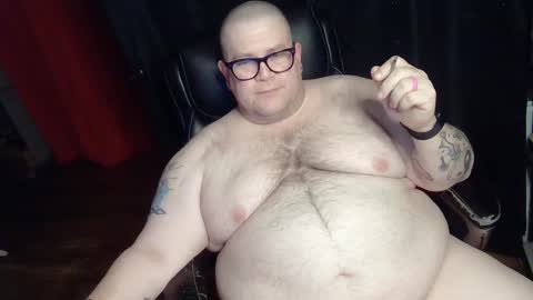 Snapshot of hoosierdaddyxl chatting on December 2024 04:57:01 AM Sir online show from December 2024 04:57:01 AM