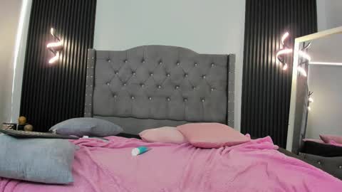 Snapshot of hoot_booys_ chatting on October 2025 03:16:01 PM hoot_booys_ online show from October 2025 03:16:01 PM