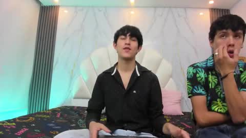 Snapshot of hoot_booys_ chatting on December 2025 07:33:02 PM hoot_booys_ online show from December 2025 07:33:02 PM