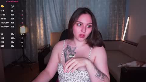 Snapshot of hoot_owl_cb chatting on July 2026 08:18:02 AM Karina online show from July 2026 08:18:02 AM