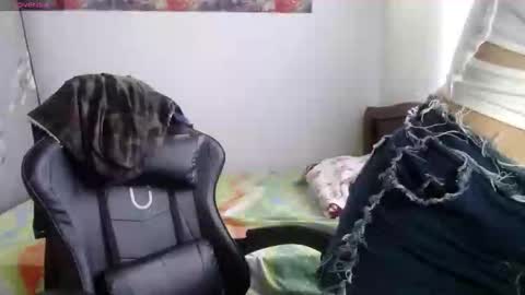 Snapshot of horny_and_daring chatting on May 2026 12:25:02 PM horny and daring online show from May 2026 12:25:02 PM